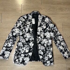INC Black and White Floral Suit. Jacket Size: Medium Dress Pant Size: 32